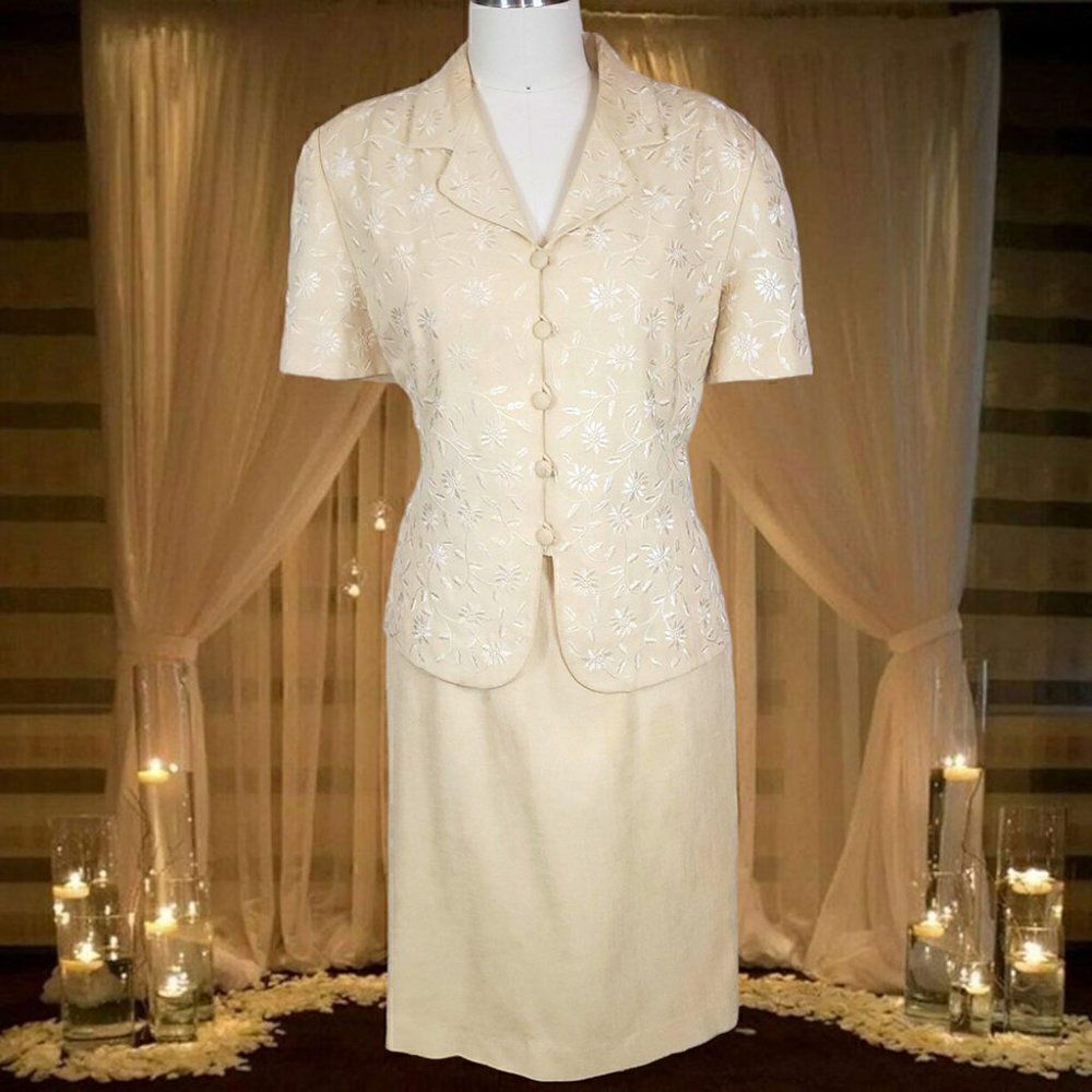 Kasper soft yellow floral embroidered 2pc skirt set
